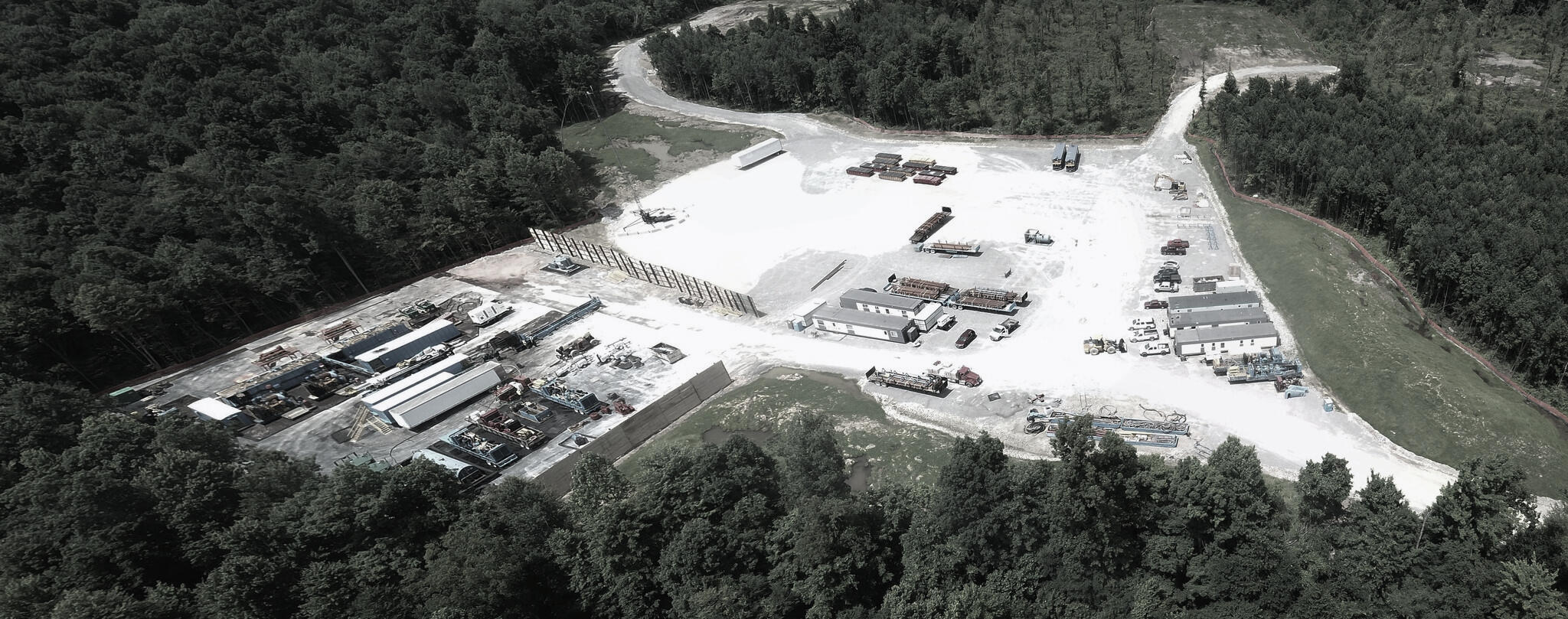 Photo of fracking drilling site from FracTracker Alliance